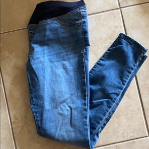 Isabel maternity jeans!